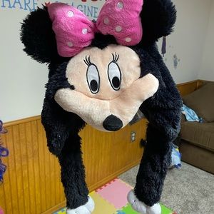 Pillow Pet Minnie Mouse plush hat